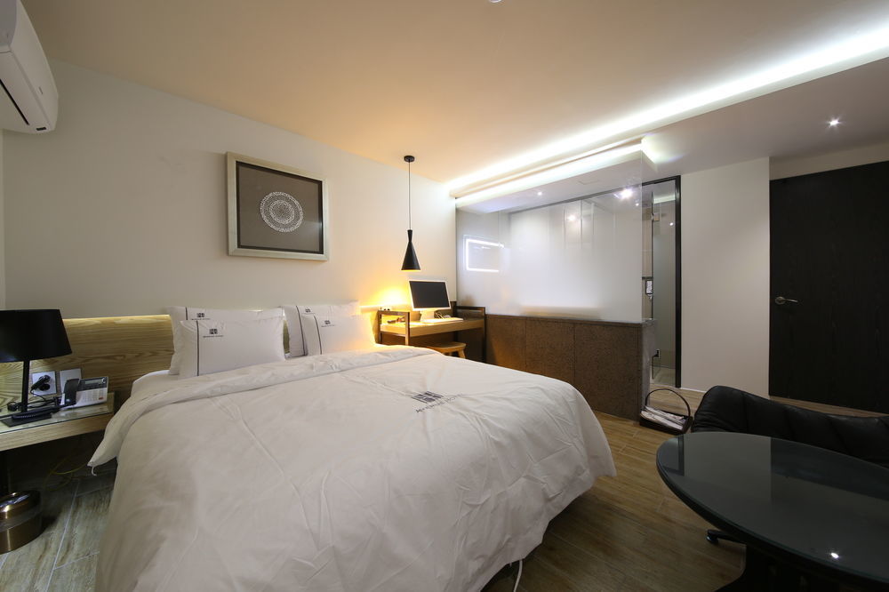 Avenue Hotel Jeonju Exterior foto