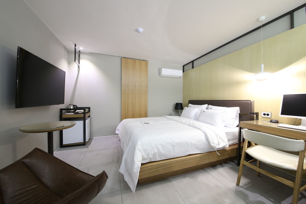 Avenue Hotel Jeonju Exterior foto