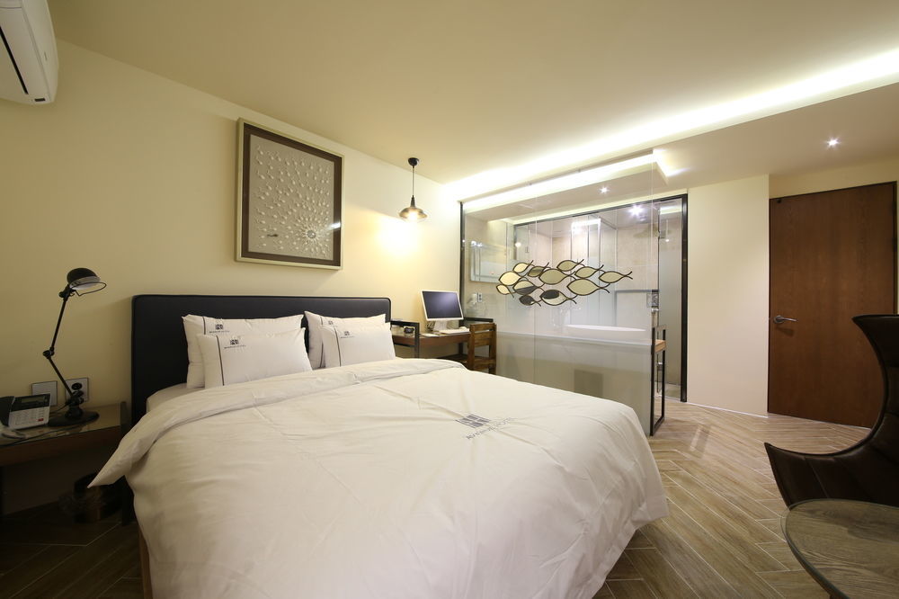 Avenue Hotel Jeonju Exterior foto